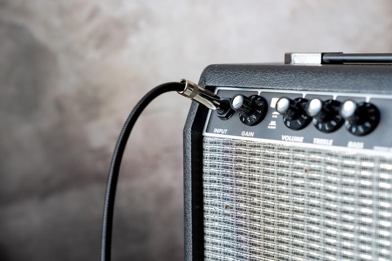 amplificatore per chitarra acustica migliore 