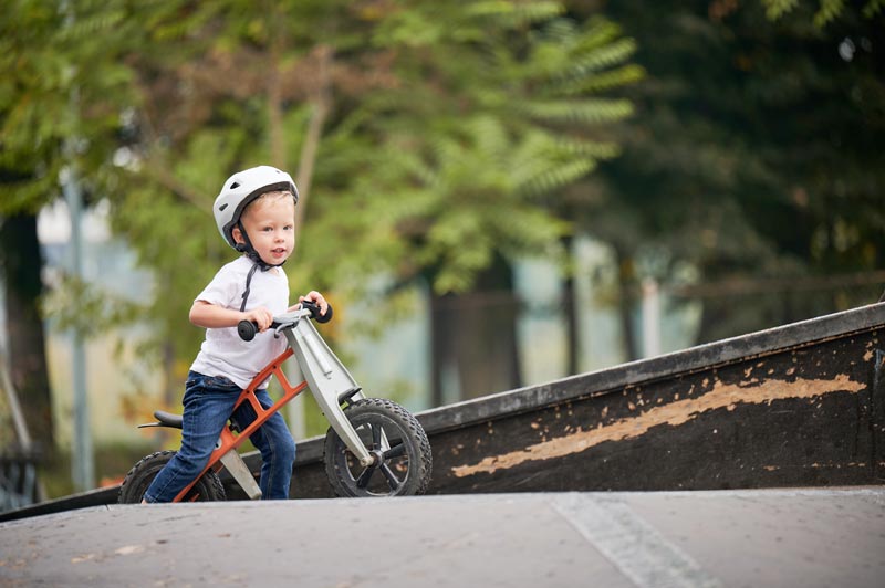 bicicletta per bambini di 2 anni senza pedali